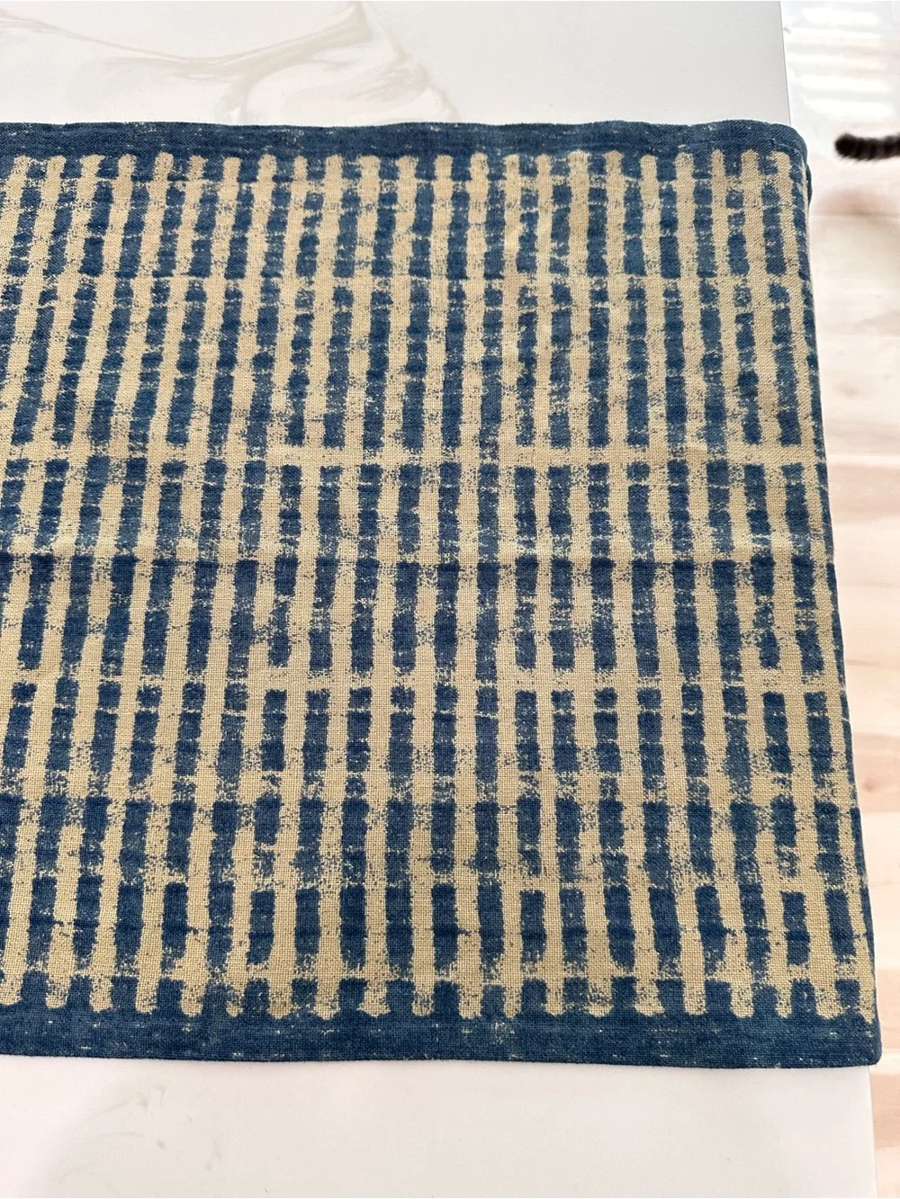 Williams Sonoma Navy and cream Green  Plaid Table Runner Home Decor  Kitchen